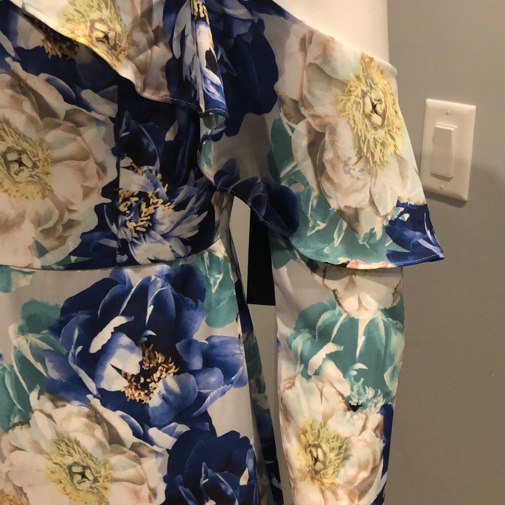 NWOT Cynthia Steffe floral cold shoulder dress - Picture 5 of 8